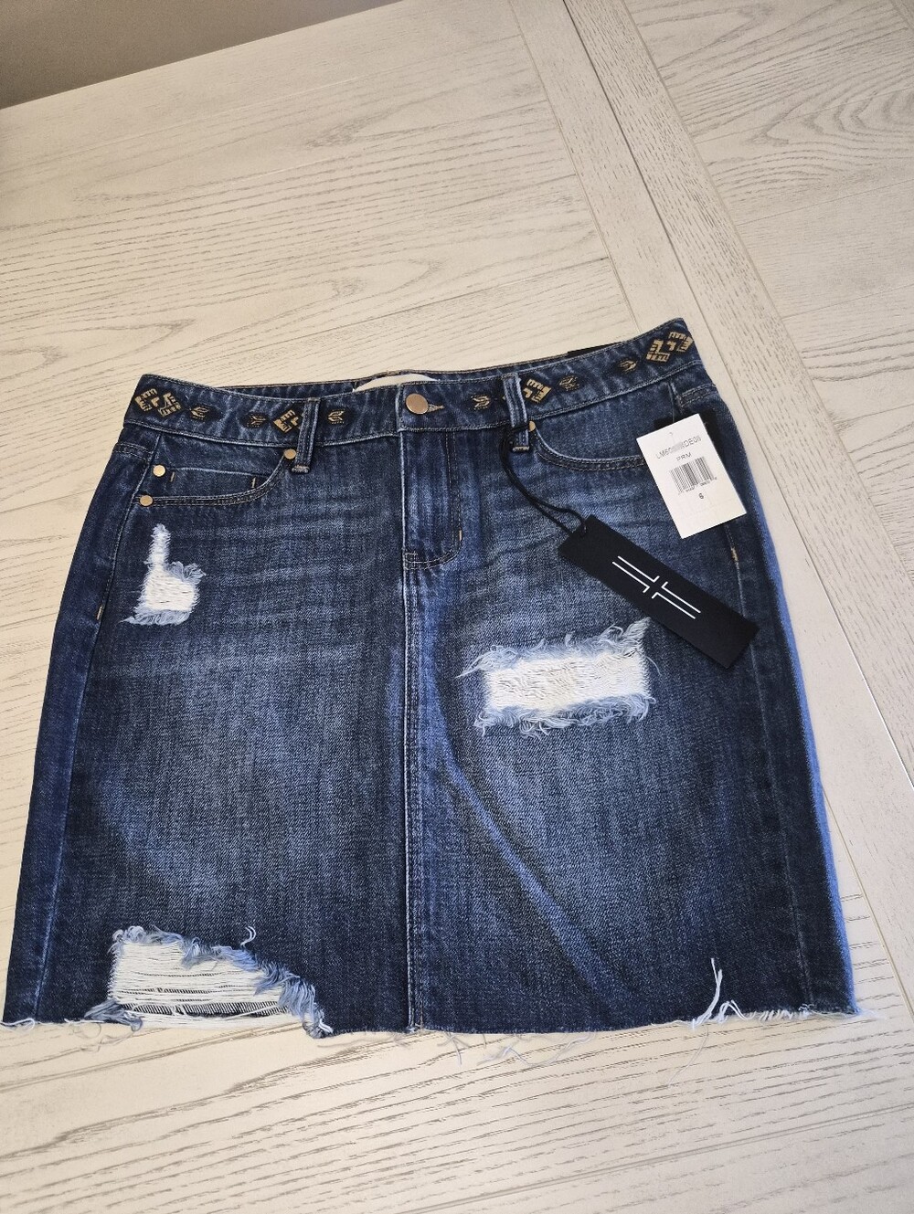 LIVERPOOL Woman Skirt Size 6, Distressed New With Tags